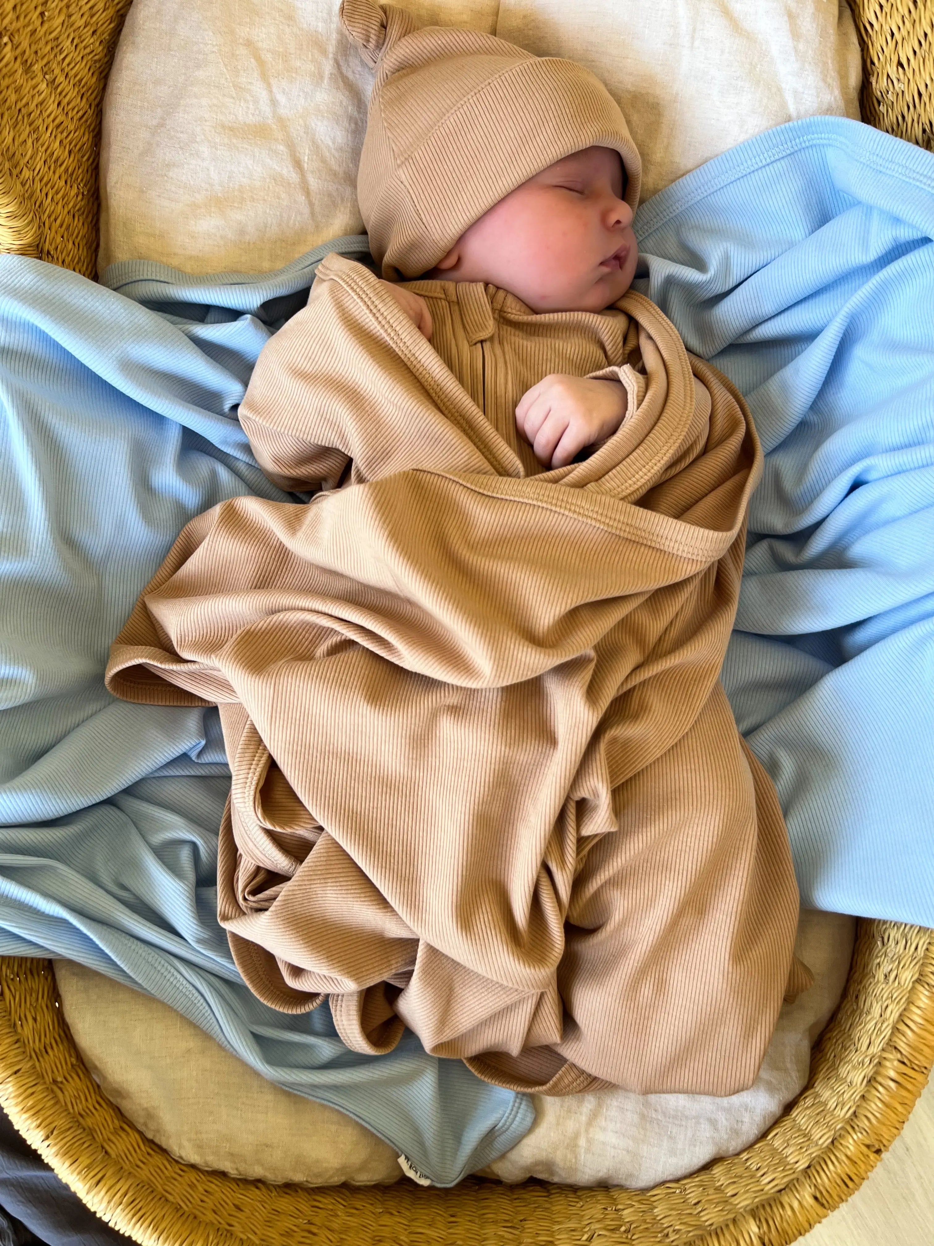 Ribbed Bamboo Baby Beanie - Soft Brown FROM ZION